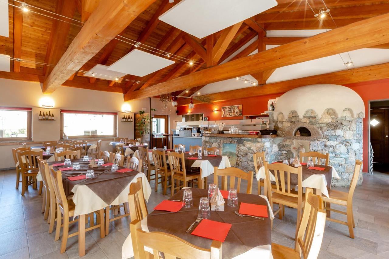 Lazy Bee Camping Village Aosta Exterior foto